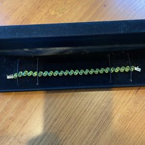 Gorgeous 14KYG Peridot bracelet XS/S wrist EUC